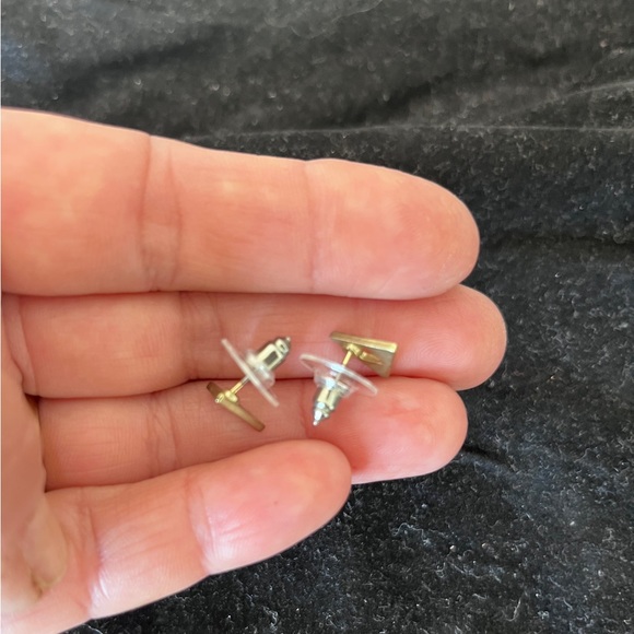 NEW Sterling silver?Triangle minimalistic post earrings - Picture 2 of 7